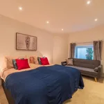 Rent 2 bedroom apartment in Watford