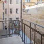 Rent 4 bedroom apartment in Praha