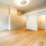 Huur 3 slaapkamer appartement van 320 m² in Brussels