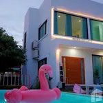 Rent 6 bedroom house of 450 m² in Bangkok