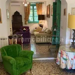 Rent 8 bedroom house of 300 m² in Latina