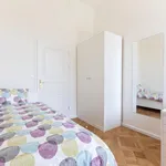 Rent 3 bedroom apartment in Prague