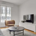 Rent 4 bedroom apartment in Paris