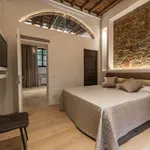 Rent 1 bedroom apartment of 95 m² in Florence