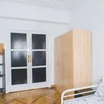 Rent a room of 210 m² in madrid