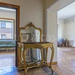 Rent 2 bedroom apartment of 120 m² in Roma