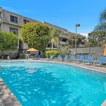 Rent 2 bedroom apartment of 131 m² in Los Angeles