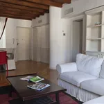 Rent 4 bedroom apartment of 75 m² in Milan