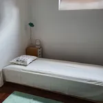 Quarto de 75 m² em Caxias