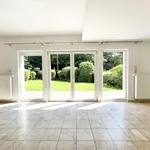 Maison de 550 m² avec 3 chambre(s) en location à Woluwe-Saint-Pierre