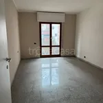 Affitto 5 camera appartamento di 120 m² in Carrara