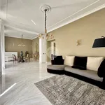 Rent 4 bedroom house of 300 m² in Napoli