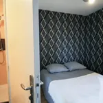 Rent 4 bedroom apartment in Vénissieux