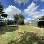 Rent 3 bedroom house of 777 m² in Moranbah