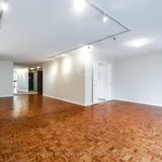 Appartement de 3003 m² avec 3 chambre(s) en location à Toronto (Annex)