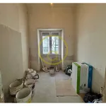 Rent 5 bedroom apartment of 130 m² in Lisbon