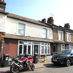 Flat to rent in Leavesden Road, Watford WD24