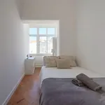 Rent 11 bedroom apartment in Lisbon