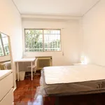 Rent a room of 275 m² in madrid