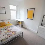 Rent 4 bedroom apartment in Wales