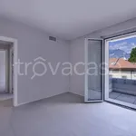 Affitto 3 camera appartamento di 114 m² in Lecco