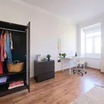 Rent a room in lisbon