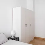 Rent a room of 140 m² in madrid