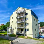 Miete 4 Schlafzimmer wohnung von 83 m² in La Chaux de-Ste-Croix