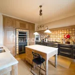 Rent 5 bedroom apartment of 300 m² in Florence