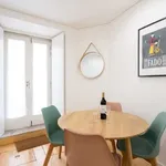 Rent 1 bedroom apartment of 538 m² in Lisbon