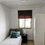 Rent a room of 120 m² in valencia