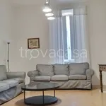 Affitto 6 camera appartamento di 140 m² in Perugia