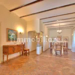 Rent 5 bedroom house of 773 m² in Rignano Flaminio