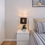 Rent 3 bedroom apartment of 120 m² in Porto