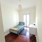 Rent 3 bedroom apartment in Lisbon