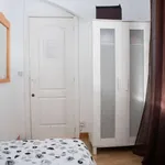 Rent a room of 200 m² in madrid