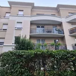 Rent 3 bedroom apartment of 60 m² in Moissy-Cramayel