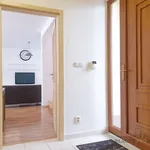 Pronajměte si 1 ložnic/e dům o rozloze 402 m² v Krahulov