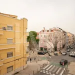 Rent 4 bedroom apartment of 116 m² in Lisbon