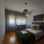 Rent 3 bedroom apartment in Porto