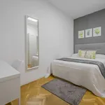 Rent a room of 200 m² in madrid