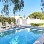 Rent 3 bedroom house of 650 m² in Marbella