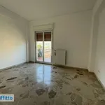 Affitto 5 camera appartamento di 140 m² in Palermo