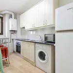 Rent a room of 90 m² in madrid