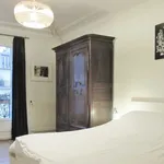 Appartement de 120 m² avec 5 chambre(s) en location à Paris