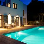 Rent 4 bedroom house in Cala Llonga