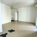 Affitto 3 camera appartamento di 75 m² in Napoli