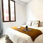 Rent a room of 100 m² in valencia