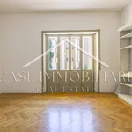 Rent 5 bedroom apartment of 181 m² in Rome