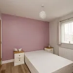 Rent 3 bedroom flat in Bangor